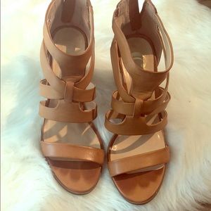 Camel colored strapped block heel sandals, size 9